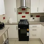 Spacious 3 Bedroom Maisonette In Greenford