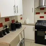 Spacious 3 Bedroom Maisonette In Greenford