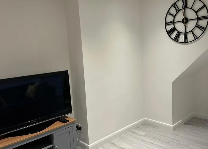 Spacious 3 Bedroom Maisonette In Greenford