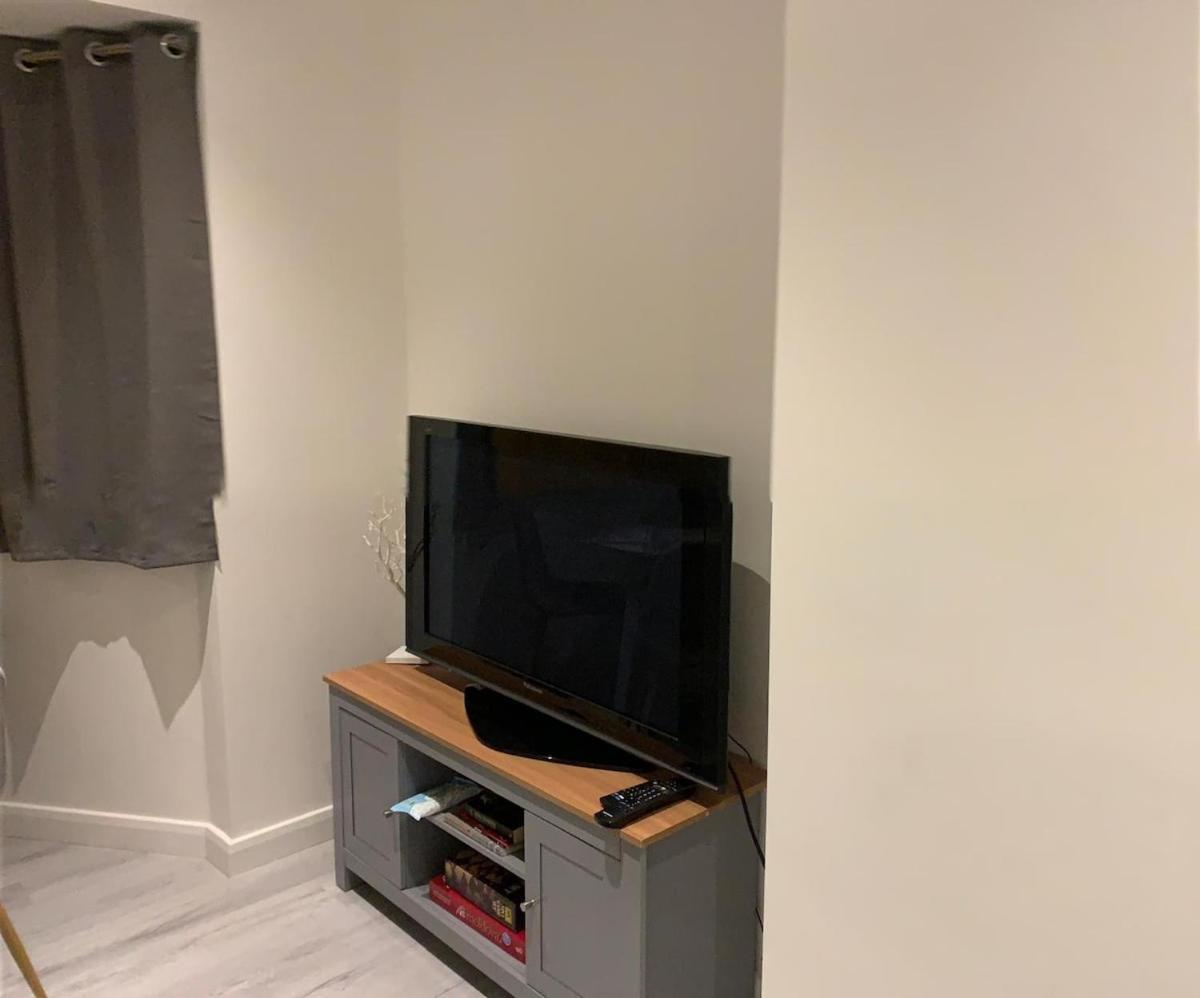 Spacious 3 Bedroom Maisonette In Greenford Apartment Northolt (Greater London)
