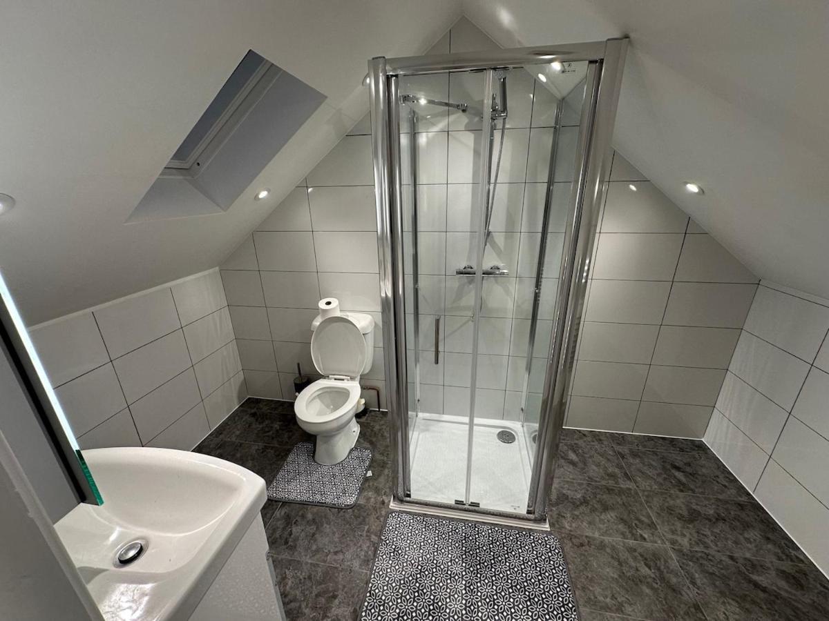 Spacious 3 Bedroom Maisonette In Greenford Northolt (Greater London)